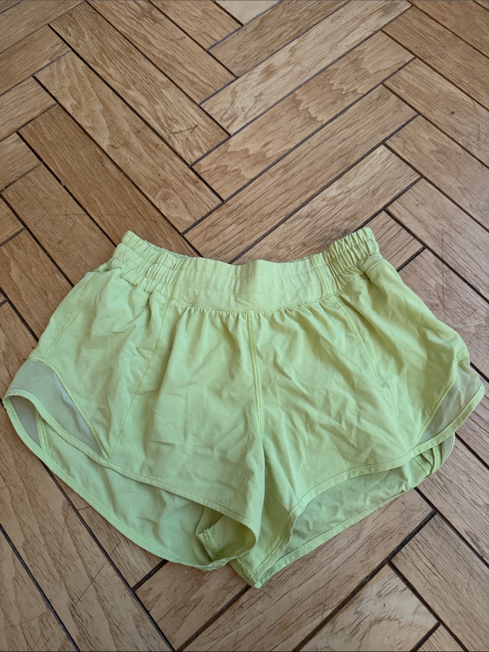 Lululemon Hotty Hot Short 2.5 inch lime green